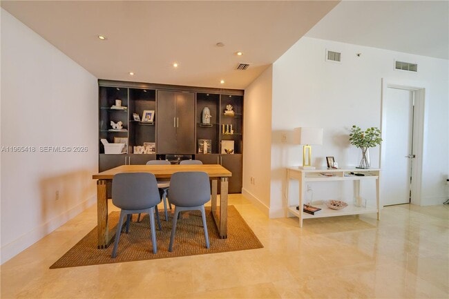 Building Photo - 350 S Miami Ave