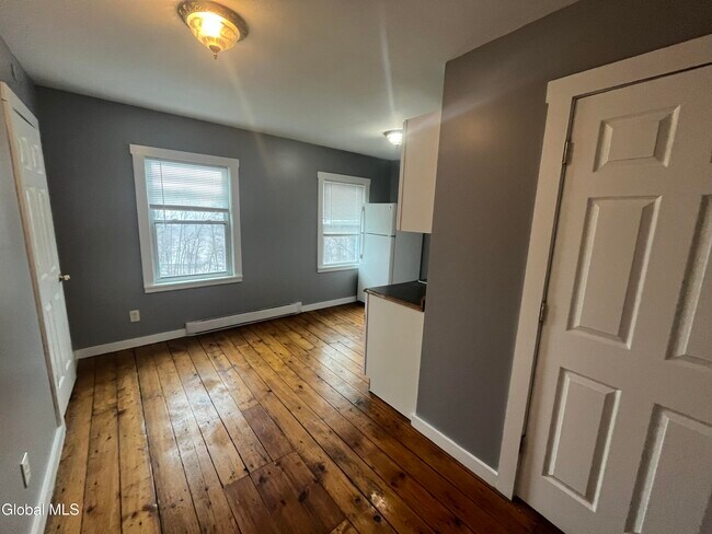 Building Photo - 1643 1st St