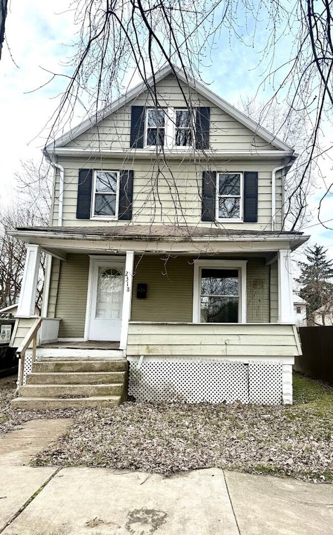 Building Photo - Four bedroom one bathroom home for rent