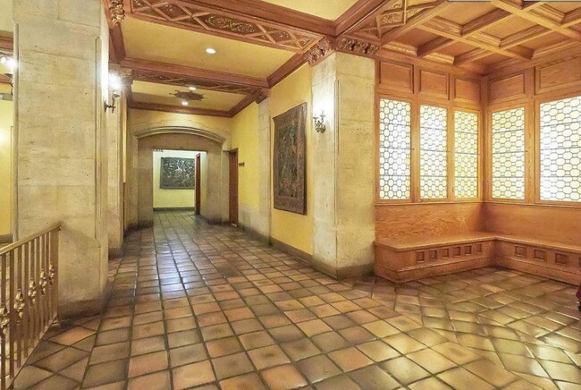 Building Photo - 5 Tudor City Pl