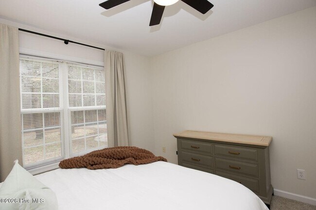 Building Photo - 681 Ginesing Dr