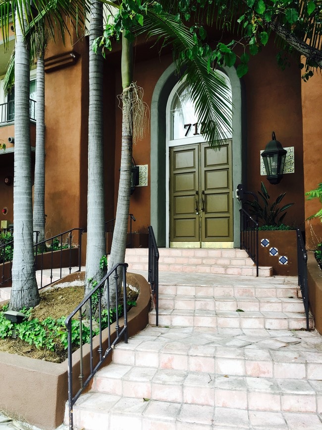 Building Photo - 7120 La Tijera Blvd