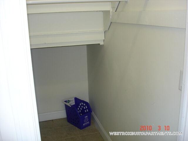 Building Photo - 229 Independence Dr
