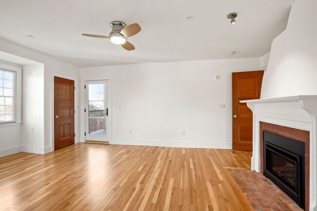 Building Photo - 165 Winthrop Rd