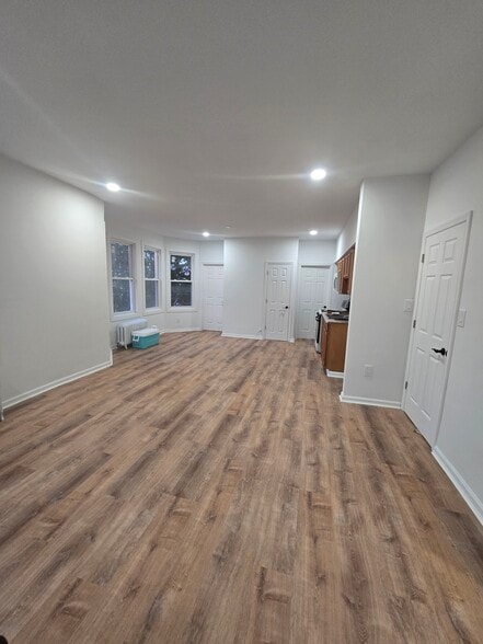 Building Photo - 482 10th Ave