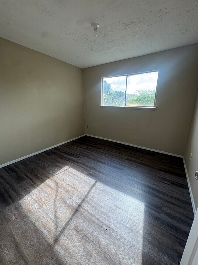 Building Photo - 176 Goodson Dr