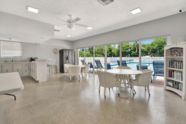 Building Photo - 911 Ocean Dr
