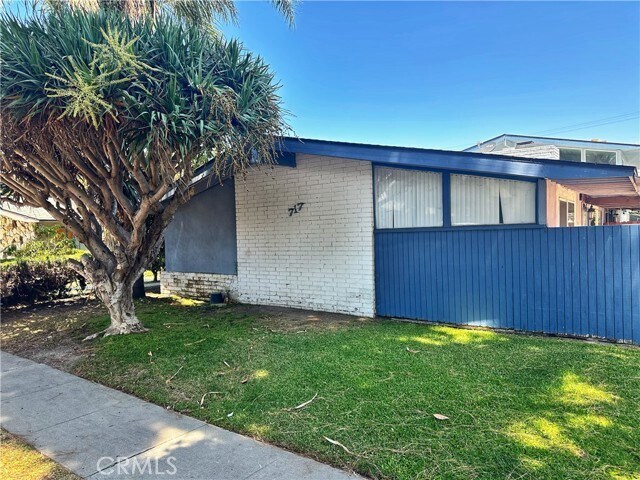 Building Photo - 717 W Provential Dr