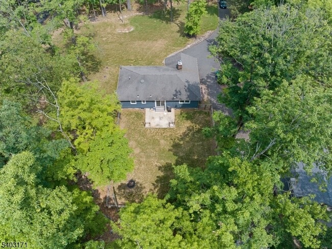 Building Photo - 422 Hollow Rd