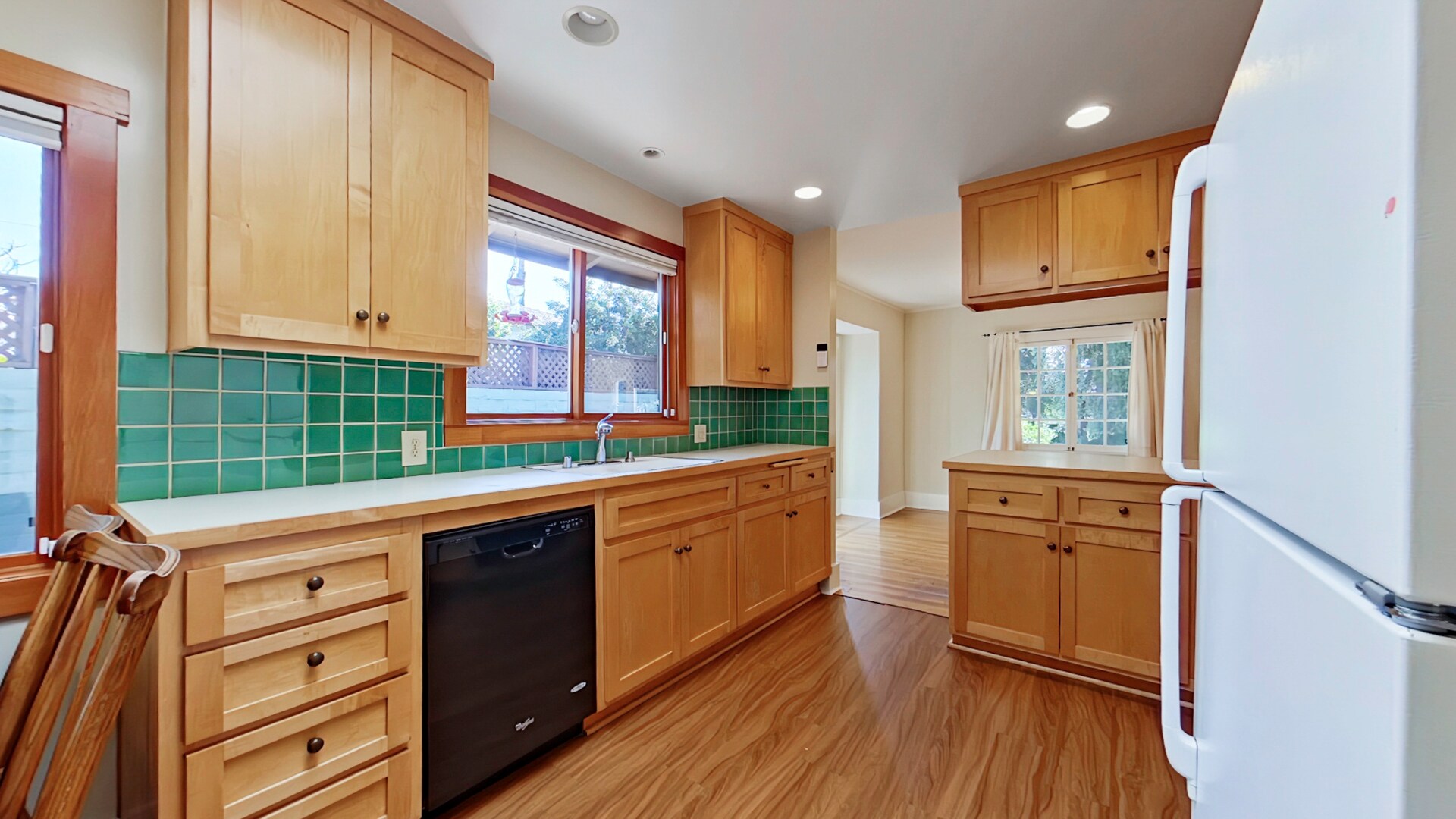 Building Photo - 1915 Las Lunas St