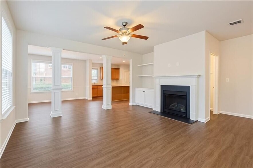 Building Photo - 3879 Brockenhurst Dr
