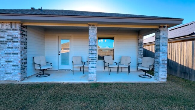 Building Photo - 2651 Cowgirl Trl