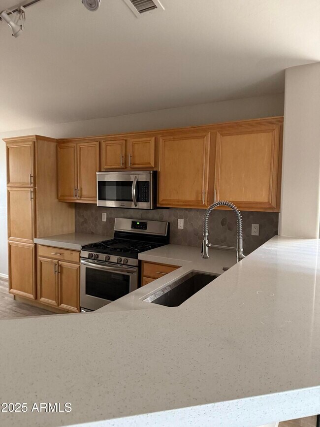 Building Photo - 5418 W Jessica Ln