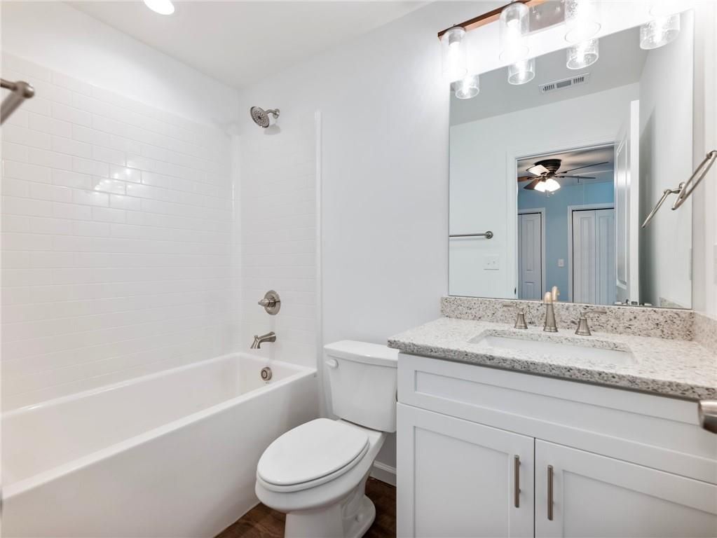 Building Photo - 8083 Beachwood Dr