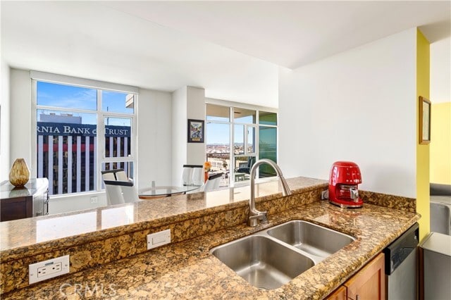 Building Photo - 400 W Ocean Blvd