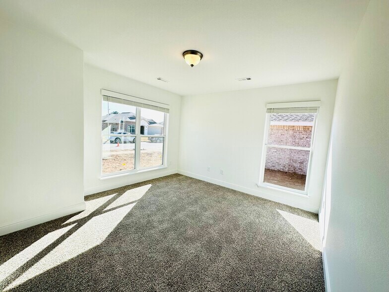 Building Photo - 2150 Tallgrass Ter