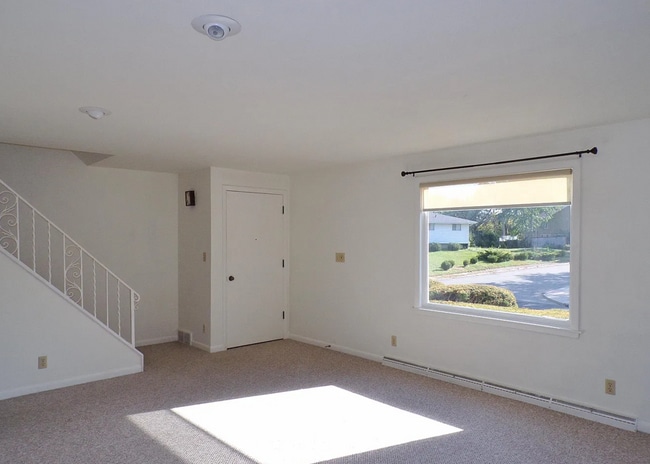 Building Photo - 2205 W Westport Rd