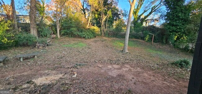 Building Photo - 1976 Columbia Dr