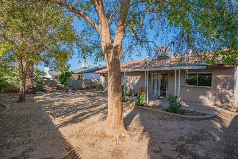 Building Photo - 2035 E Cornell Dr