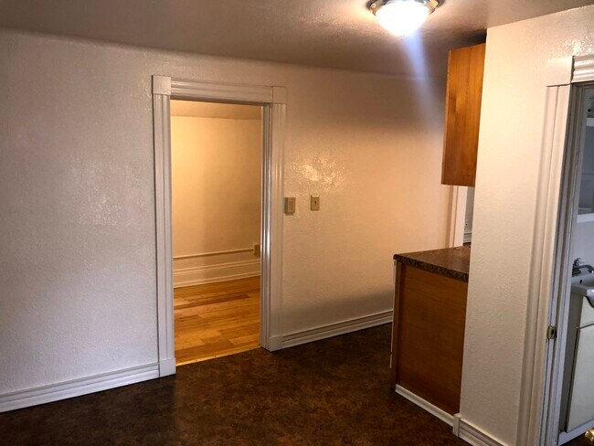 Building Photo - 1611 Grand St NE