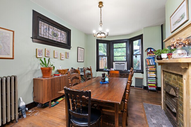 Building Photo - 576 Celeron St