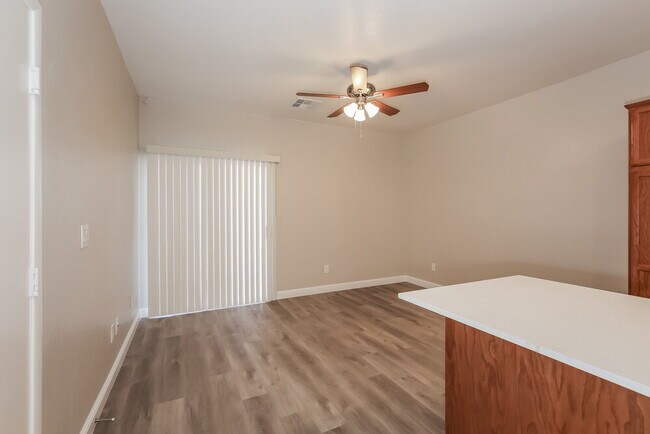 Building Photo - 3532 Terraza Mar Ave