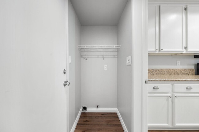 Building Photo - **7543 W Liberty Pkway #655 Fontana** Beau...