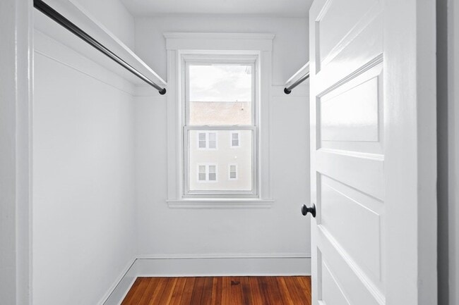 Building Photo - 57 Yale St