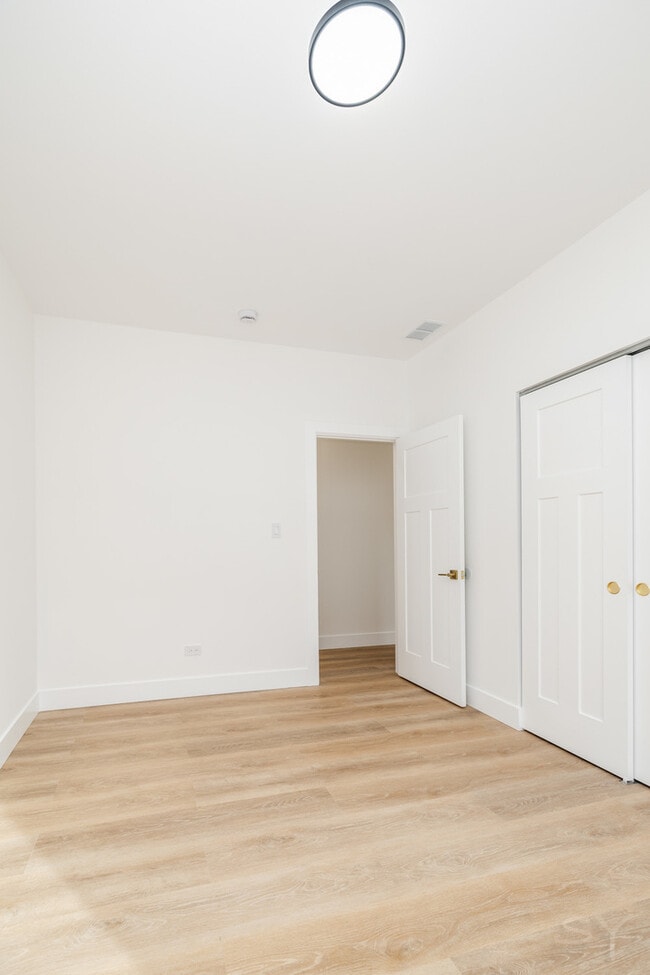 Building Photo - 1245 S Fairfield Ave