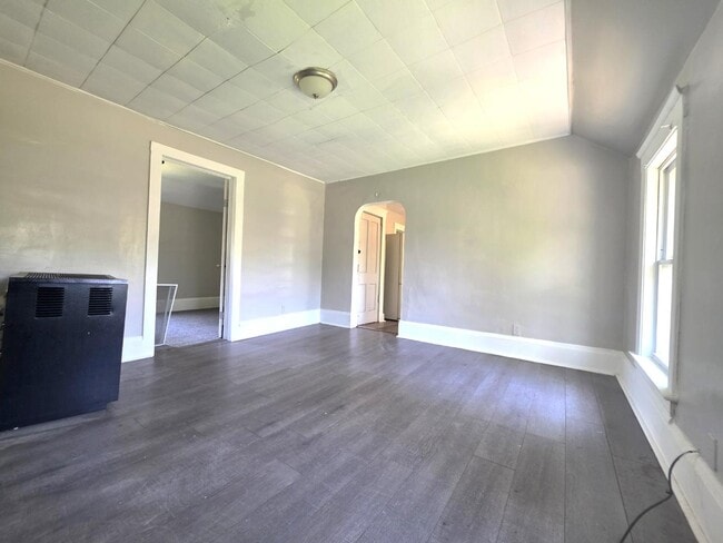 Building Photo - 6215 Carpenter Ave