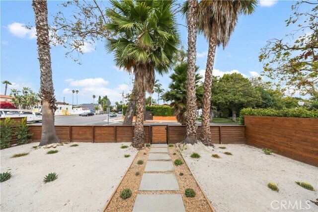 Building Photo - 2203 Pelham Ave