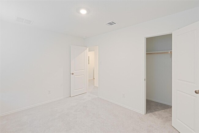 Building Photo - 336 Cowpoke Dr