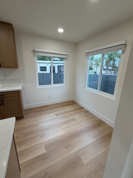 Building Photo - 365 Wisconsin Ave