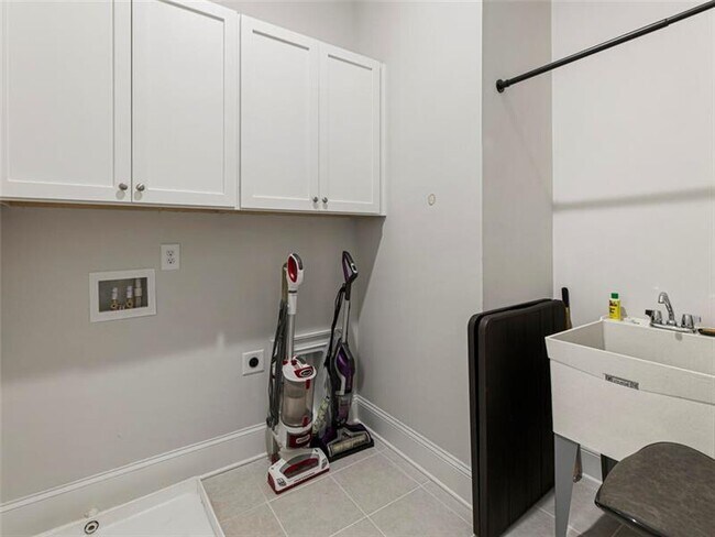 Building Photo - 775 Stickley Oak Way