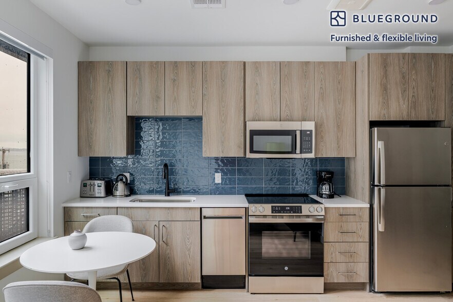 Building Photo - 646 Ocean Ave