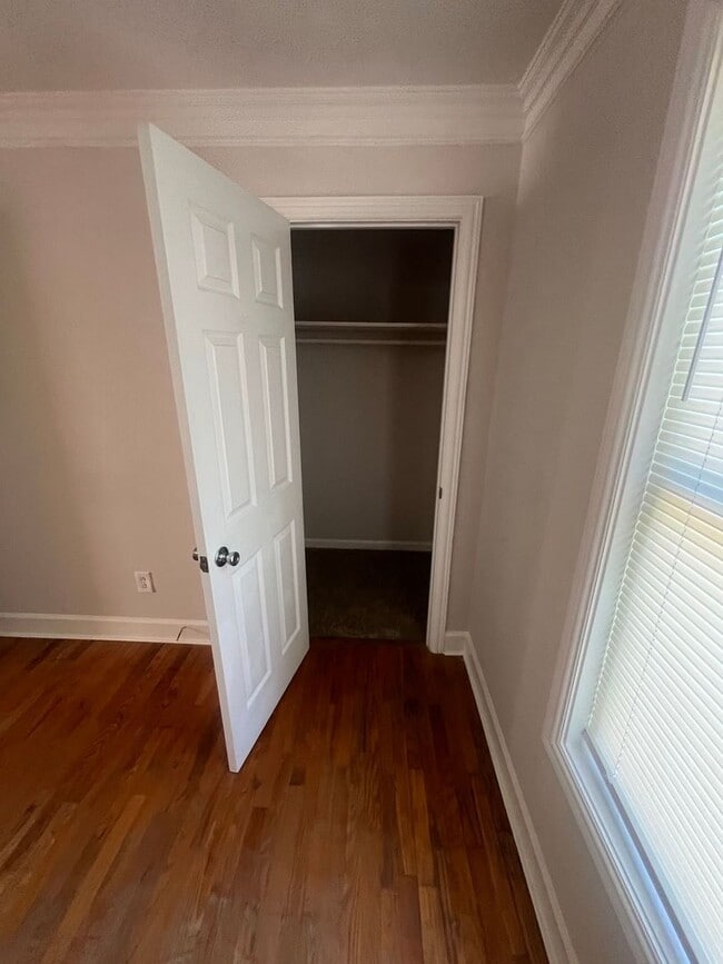 Building Photo - 535-537 Haygood Court