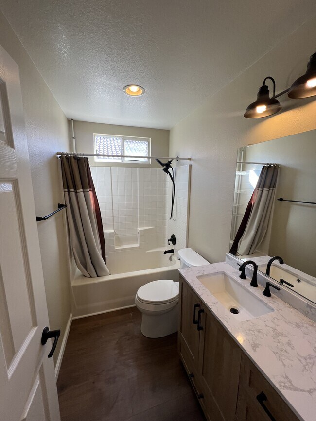 Building Photo - 40656 Corte Albara