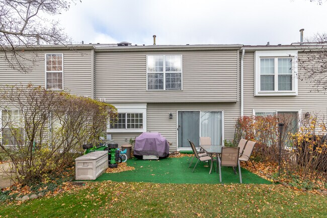 Building Photo - 23 Carey Ln