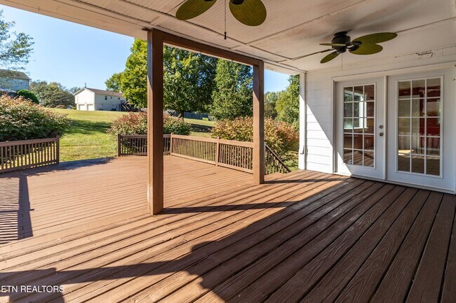 Building Photo - 1817 Sedgewick Dr