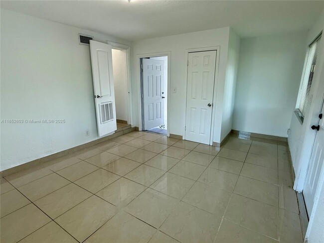 Building Photo - 6111 Coral Wy