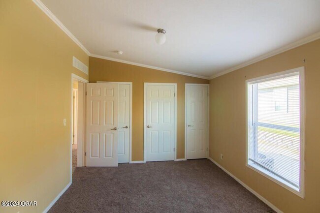 Building Photo - 2331 S Joplin Ave