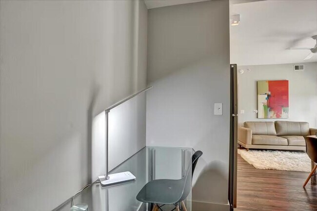 Building Photo - 3005 Peachtree Rd
