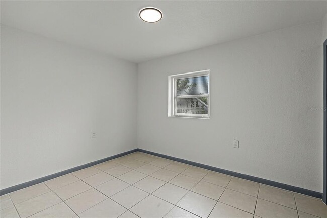 Building Photo - 663 S Econlockhatchee Trail