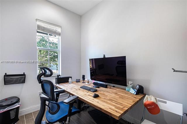 Building Photo - 7765 SW 54th Ct