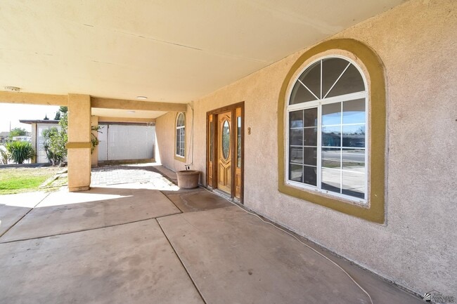 Building Photo - 143 S Sunset Ave
