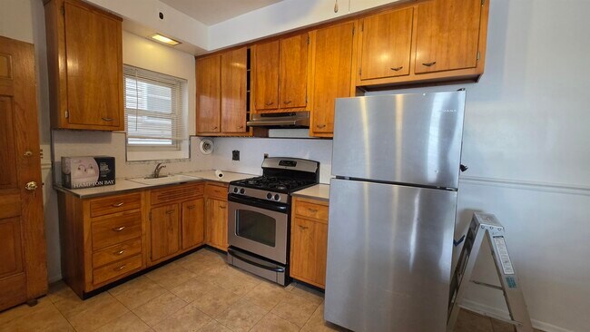 Building Photo - 139 Poplar St