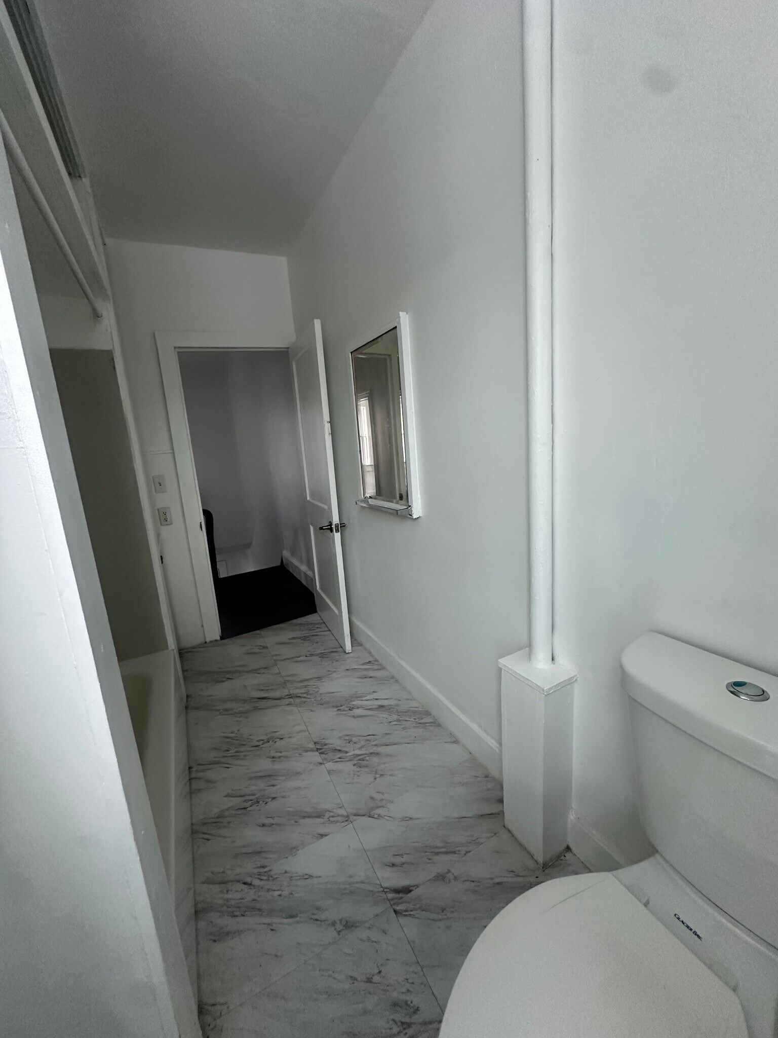 Building Photo - 9 N Water St