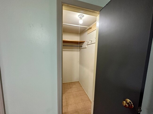 Building Photo - Country Living and Located Near Beautiful ...