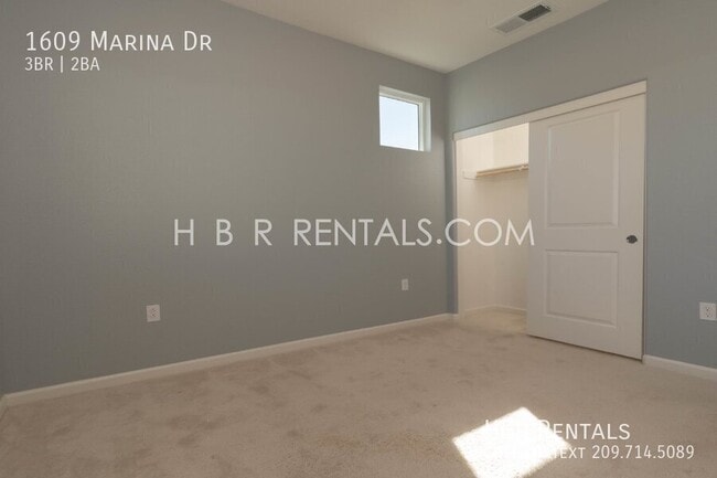 Building Photo - 1609 Marina Dr