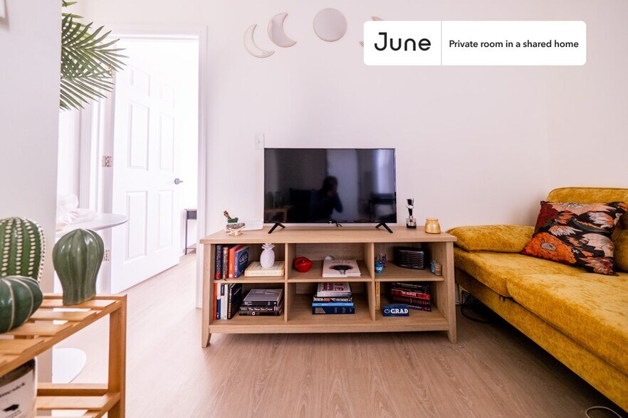 Building Photo - Room in Shared 2 bed/1 bath home in Bushwick